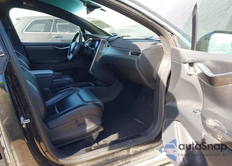 2017 Tesla Model X 100D/75D/90D z USA, uszkodzony, nr VIN 5YJXCBE22HF049421